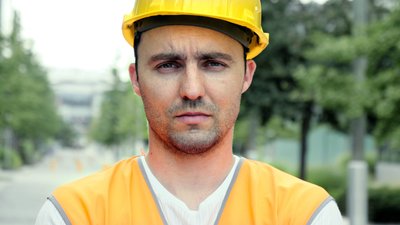Buitenwerker loopt 2 tot 3 keer meer kans op huidkanker, maar voelt zich onkwetsbaar.