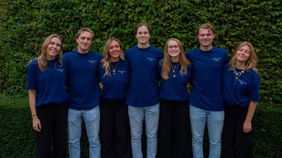 Studenten doneren 4000 euro aan Huidfonds na onderbroekenverkoop