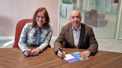 Centraal Bureau Drogisterijbedrijven tekent het Zonvenant